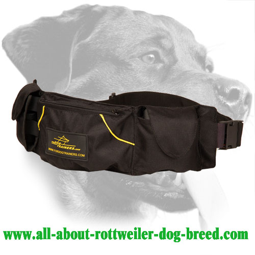 Rottweiler Training Pouch Made of Nylon with Three Pockets